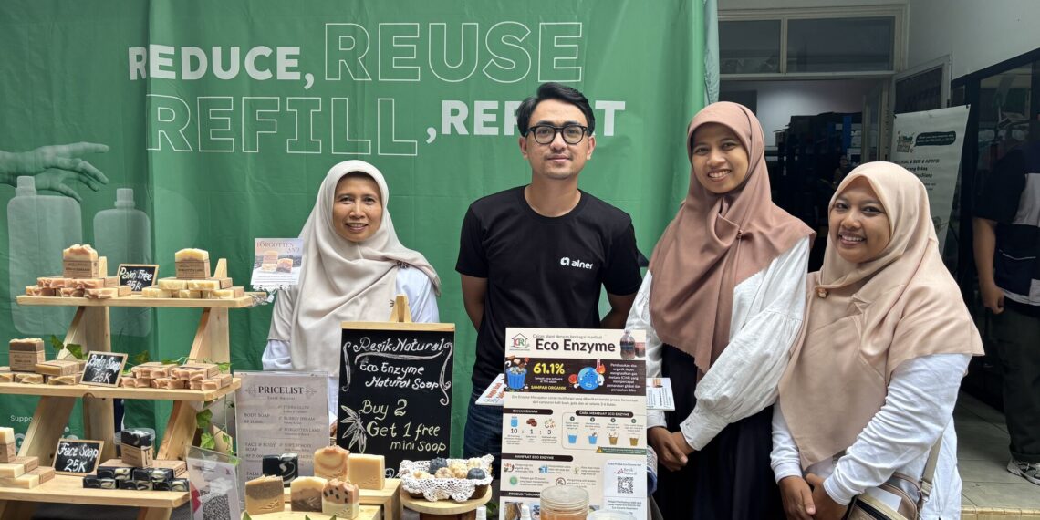 Bank Sampah Cantik Resik bersama CEO Alner Bintang Ekananda